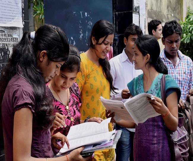 Analysis: सिविल सेवा परीक्षा में अंग्रेजी बनाम हिंदी