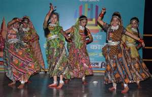 काशी आनंद में सदानीरा के तट पर निखरी यूपी की लोक संस्कृति