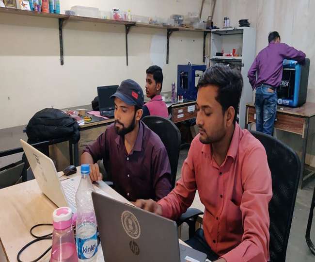 VIDEO: छत्तीसगढ़ के इंजीनियरिंग छात्रों ने बनाया अनूठा 3D प्रिंटर, ISRO से मिला ऑर्डर