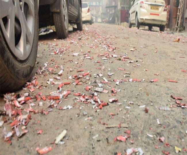 दिल्ली-एनसीआर में SC का आदेश बेमानी, जमकर फूटे पटाखे; करीब 500 लोग गिरफ्तार
