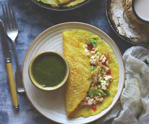 नवरात्रि व्रत में बनाएं 'पनीर स्टफ्ड चीला'