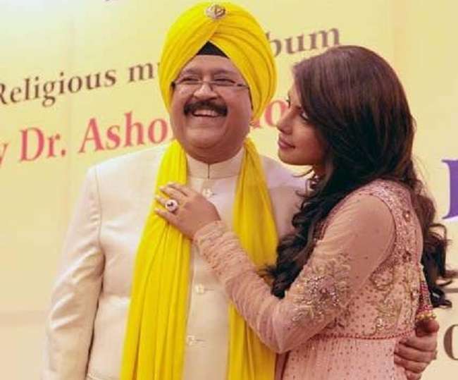 Priyanka Chopra पिता Ashok Chopra की बरसी पर हुईं भावुक, ससुर ने कही यह