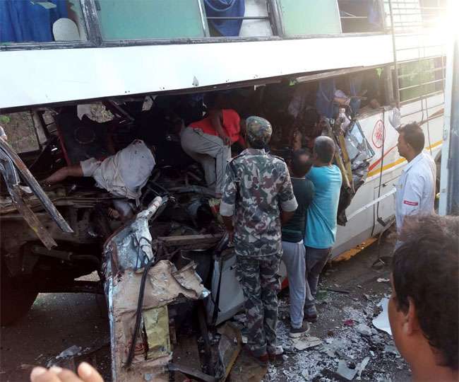 Jharkhand Road Accident चौपारण में भीषण हादसा, 11 की मौत, 25 घायल; मृतकों में कई बिहार के 11