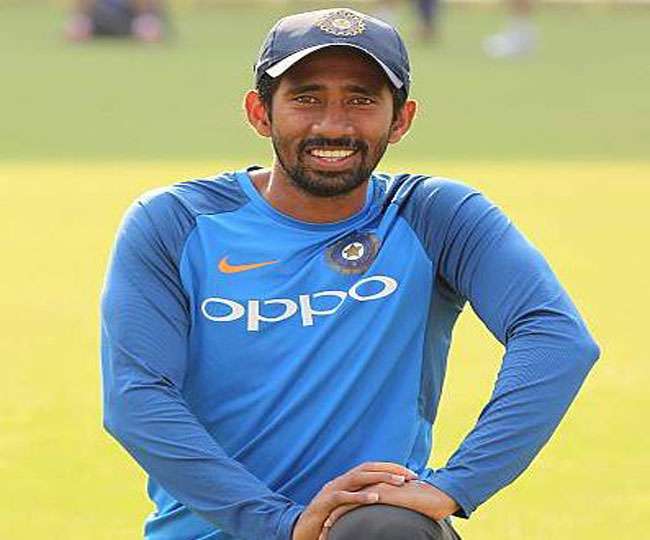 कंधे का ऑपरेशन करवा के भारत लौटे ऋद्धिमान साहा, बताया कब करेंगे वापसी -  Wriddhiman Saha returns to India after undergoing shoulder surgery to begin  rehab after three weeks