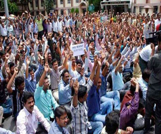 After supreme court judgment against contract teaches of bihar in equal pay  Teachers angry and threat