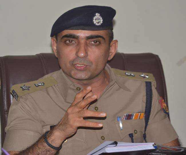 à¤à¤¾à¤°à¥à¤ à¤²à¥à¤¨à¥ à¤¸à¥ à¤ªà¤¹à¤²à¥ à¤¸à¤¾à¤¦à¤¾ à¤à¤ªà¤¡à¤¼à¥à¤ à¤®à¥à¤ à¤¶à¤¹à¤° à¤à¥à¤®à¥ à¤¨à¤µà¤¾à¤à¤¤ à¤ªà¥à¤²à¤¿à¤¸ à¤à¤ªà¥âà¤¤à¤¾à¤¨, à¤²à¤¿à¤¯à¤¾ à¤à¥à¤ªà¤à¥à¤ª à¤à¤¾à¤¯à¤à¤¾