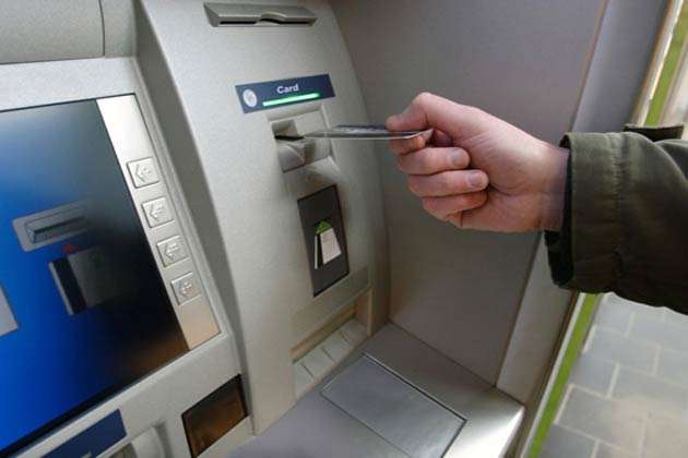 Image result for क्या करें जब खाते से पैसे कट जाएं, लेकिन ATM से बाहर ही न निकले