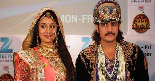 How did TV's 'Jodha Akbar' duo create a clash between 2 