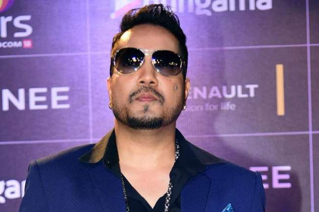 Pakistan में अरबपति की शादी में Mika Singh ने किया परफॉर्म, भड़के यूज़र्स बोले- शर्म करो!