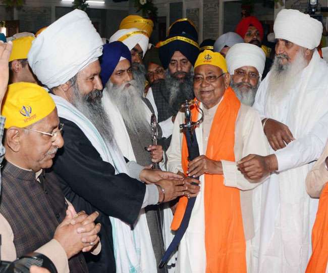 प्रकाशोत्सव में बोले CM नीतीश, बिहार भले ही गरीब प्रदेश पर मन और विचार से अमीर