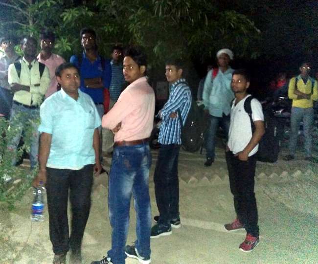 बाराबंकी : पटना-कोटा एक्सप्रेस पटरी से उतरी, हादसे के बाद मची चीख-पुकार बाराबंकी : पटना-कोटा एक्सप्रेस पटरी से उतरी, हादसे के बाद मची चीख-पुकार