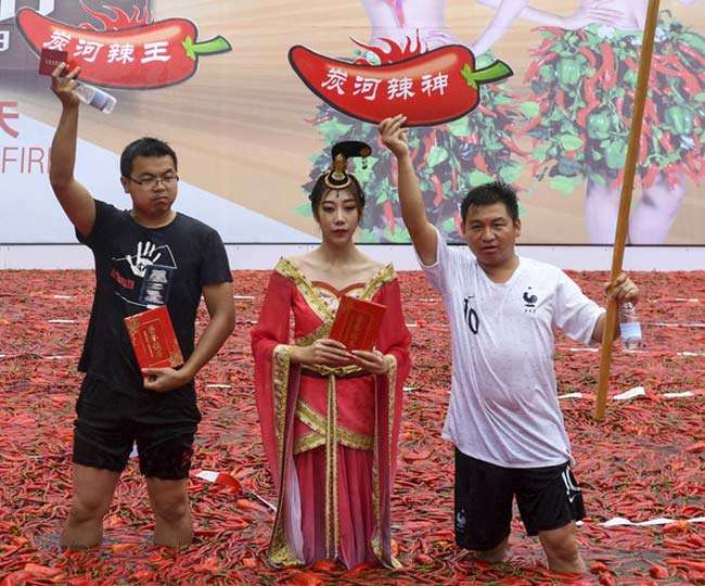 उफ उफ मिर्ची... हाय हाय मिर्ची, चिली फेस्टिवल में 50 मिर्च खा विजेता बना ये शख्स