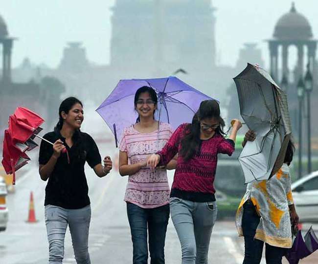 बारिश का इंतजार कर रहे दिल्ली-NCR के लोगों की मुसीबत बढ़ी, जानें- कब मिलेगी राहत