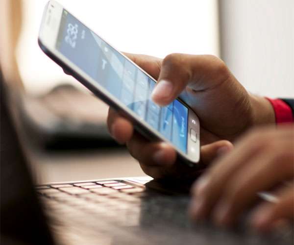 ऐसे मोबाइल हमारी हेल्थपर बुरा प्रभाव कर रहा
