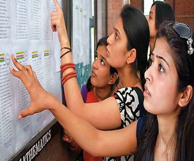 Upper Caste Reservation in DU: 10% à¤à¤°à¤à¥à¤·à¤£ à¤à¥ दायरॠमà¥à¤ à¤à¤¤à¥ हà¥à¤ तॠà¤à¤°à¥à¤° पढ़à¥à¤ यह à¤à¤¬à¤°