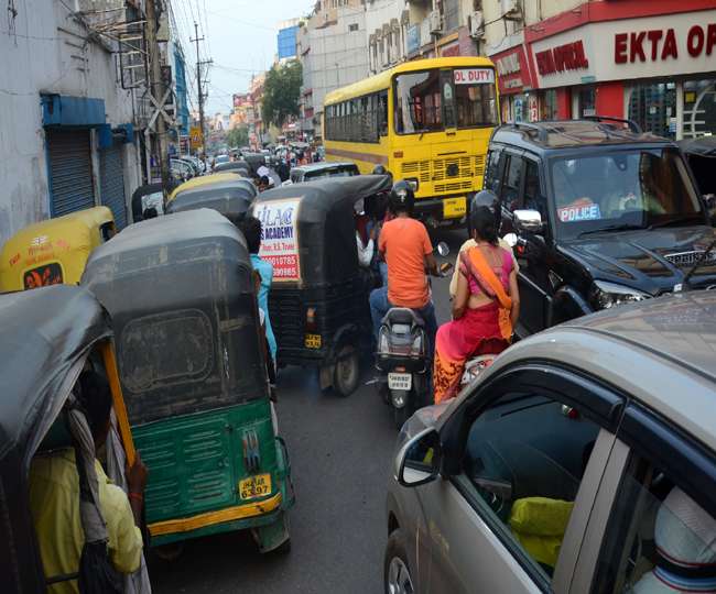 वाहन चालकों पर तकनीक की पैनी नजर 26 ड्राइविंग लाइसेंस निलंबित Ranchi News 26 Driving License