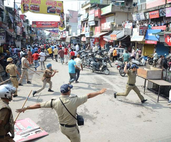 प्रेमनगर अतिक्रमण पर गरजी प्रशासन की जेसीबी, पुलिस को करना पड़ा लाठीचार्ज