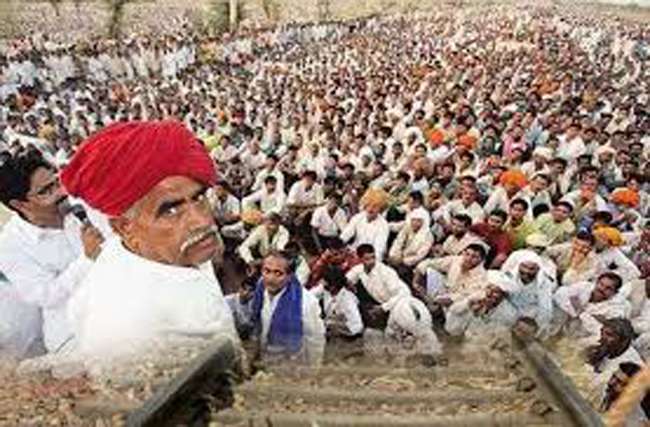 Gujjar agitation in Rajasthan trade affected in Aligarh one thousand trucks  stuck in jam