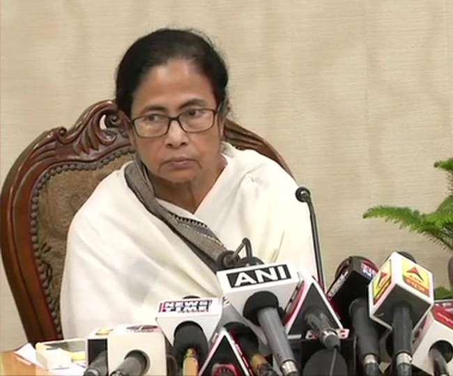 Doctors Strike Live Updates: à¤¹à¤¡à¤¼à¤¤à¤¾à¤² à¤à¤¤à¥à¤® à¤à¤°à¤¨à¥ à¤à¥ à¤à¤ªà¥à¤², à¤®à¤®à¤¤à¤¾ à¤¨à¥ à¤¸à¤­à¥ à¤®à¤¾à¤à¤à¥ à¤®à¤¾à¤¨à¥