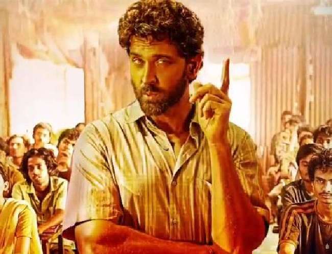 ऑनलाइन लीक हुई Hrithik Roshan की फिल्म Super 30, कमाई पर पड़ेगा असर?