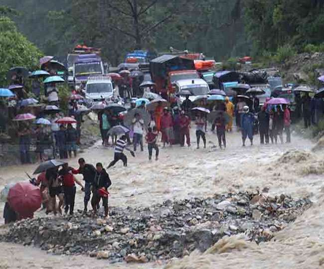 पड़ोसी देश नेपाल में बाढ़ से भीषण तबाही का मंजर, हालात बेकाबू, 65 तक पहुंचा मौत का आंकड़ा