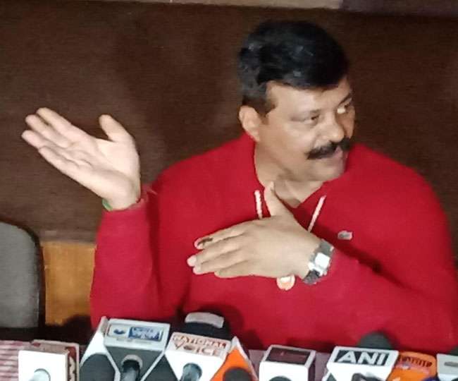 भाजपा विधायक फिर बोले, महात्मा गांधी को नहीं मानता राष्ट्रपिता