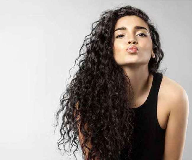 कर्ली हेयर्स के लिए स्टाइलिंग टिप्स - styling tips for curly hairs