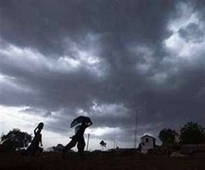 Weather updates: वर्षों बाद मार्च में भी ठंडक, फिर बदल सकता है मौसम का मिजाज
