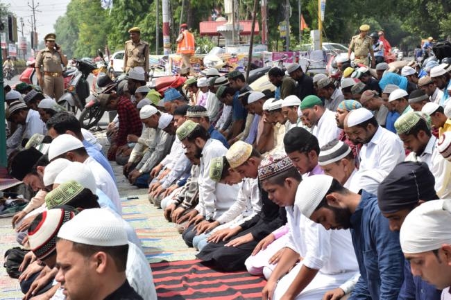 इबादत और तिलावत के बीच गुजरा पहला रोजा -