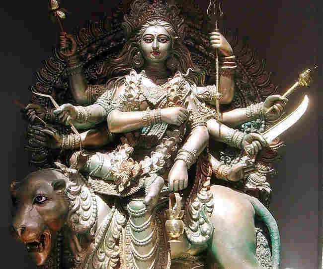 चैत्र नवरात्रि के तीसरे दिन ऐसे पूजन करने से प्रसन्न होती हैं मां चंद्रघंटा
