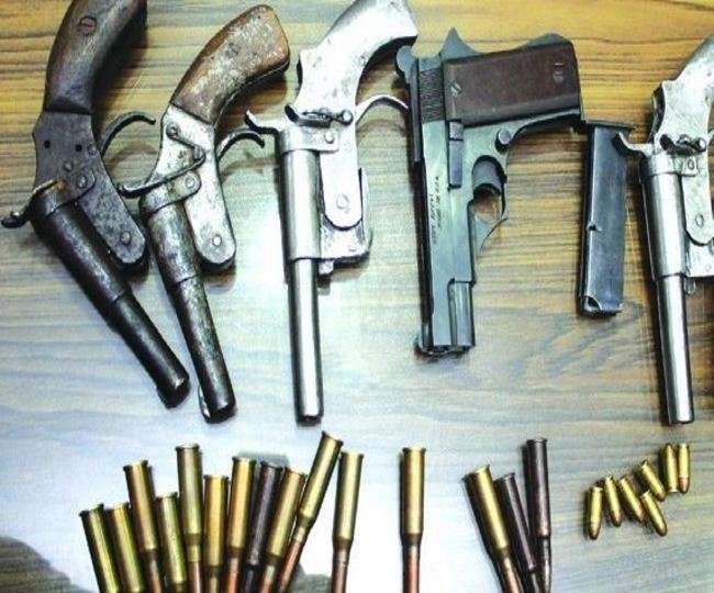 सीतापुर में खप रही हैं बिहार के मुंगेर में बनी पिस्टलें