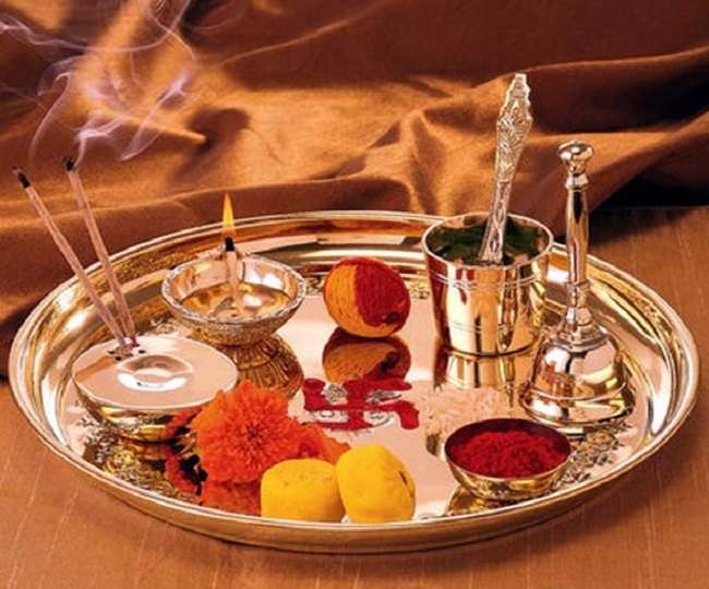 पूजापाठ के समय माथे पर क्यों लगाते हैं तिलक? जानें महत्व और फायदे Benefits and significance