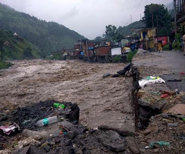 Weather Update: हिमाचल में भारी बारिश का प्रकोप, दो दिन में 22 की मौत, उत्तराखंड को लेकर अलर्ट