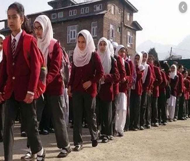 जम्‍मू कश्‍मीर: घाटी में खुले स्कूल-कॉलेज, आज से होंगे कई बड़े परिवर्तन, हर पल सतर्क हैं जवान