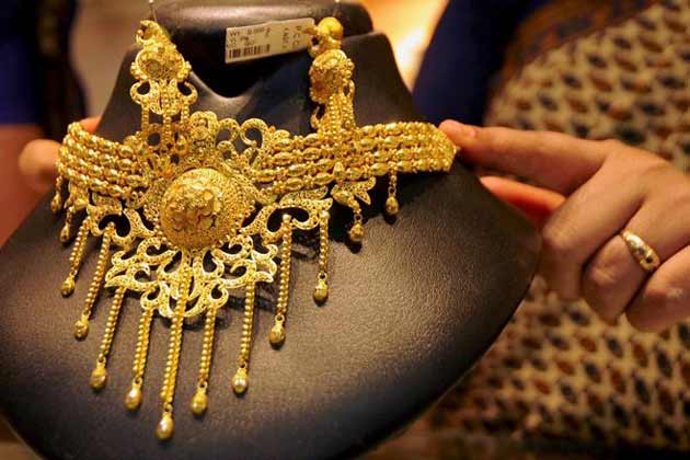 Gold-Silver Price Today: सोना एक बार फिर हुआ सस्ता, चांदी के दामों में भी आई भारी गिरावट, जानें आज के लेटेस्ट रेट - Ghamasan News