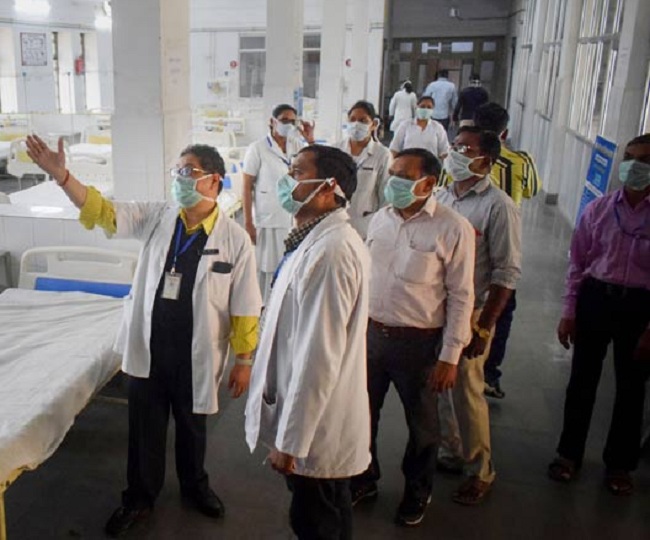 Coronavirus Outbtreak India in lockdown as positive cases reach 415 with 7 deaths global toll close to 15,000