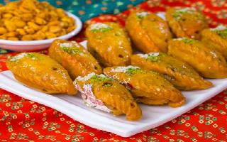 Holi 2020 Gujiya Recipe: How to make mouth-watering Gujiya for the..
