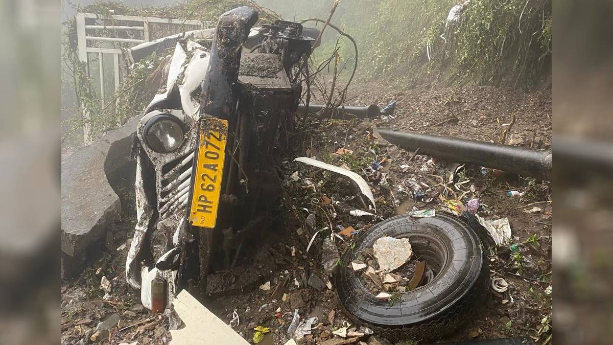https://www.jagranimages.com/images/2025/06/20/article/image/landslide-(1)-1750439577886.jpg