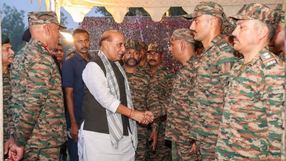 https://www.jagranimages.com/images/2025/06/20/article/image/rajnath-singh-(6)-1750443944370.jpg
