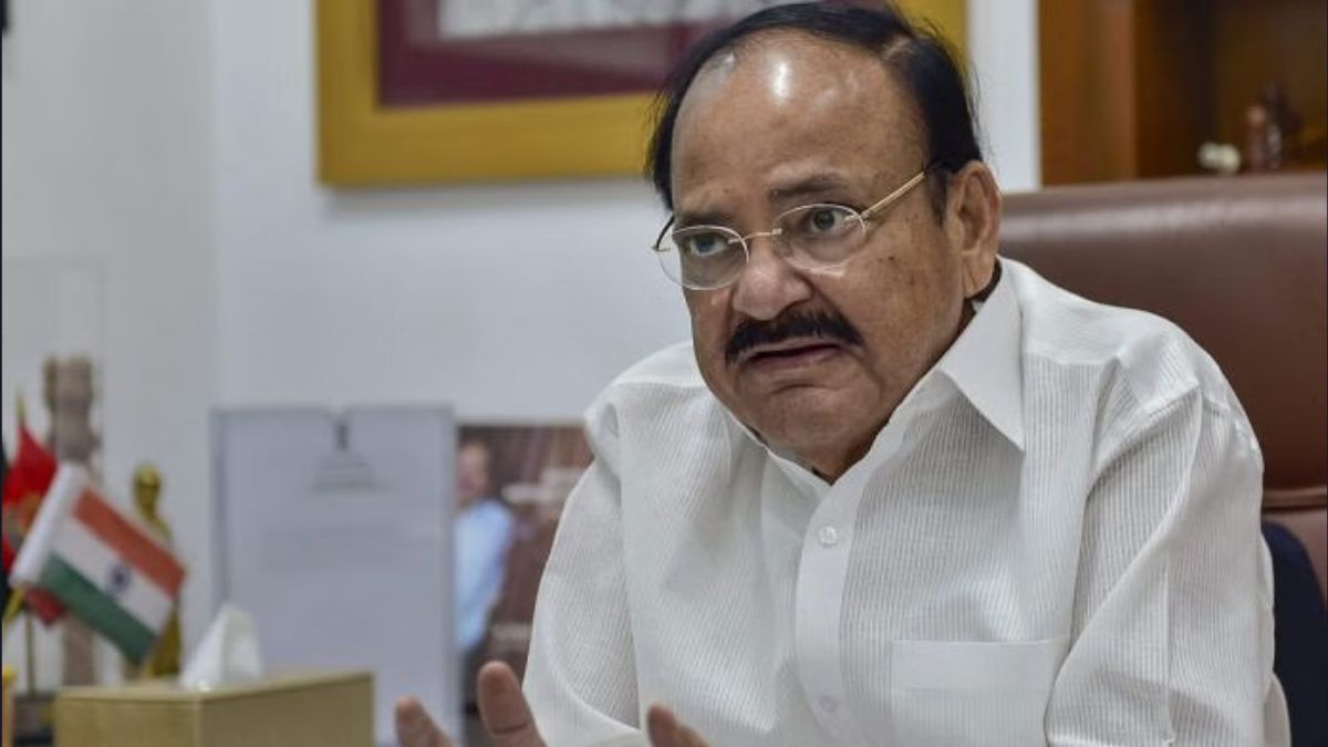 https://www.jagranimages.com/images/2025/06/20/article/image/venkaiah-naidu-emergency-1750422381936.jpg