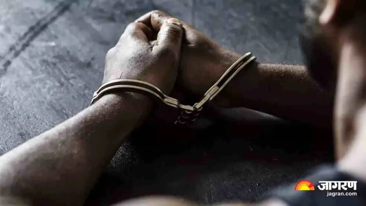Hapur Crime: मामा की कार से ढाई लाख रुपये चोरी करने वाला भांजा गिरफ्तार, दूसरा आरोपी फरार