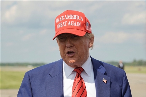 https://www.jagranimages.com/images/2025/06/21/article/image/Donald-Trump-1750487452444.jpg