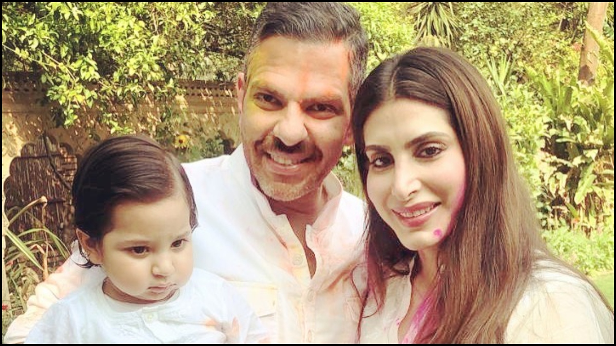 https://www.jagranimages.com/images/2025/06/21/article/image/Sunjay-Kapur-wife-Priya-Sachdev-old-post-1750490736957.jpg