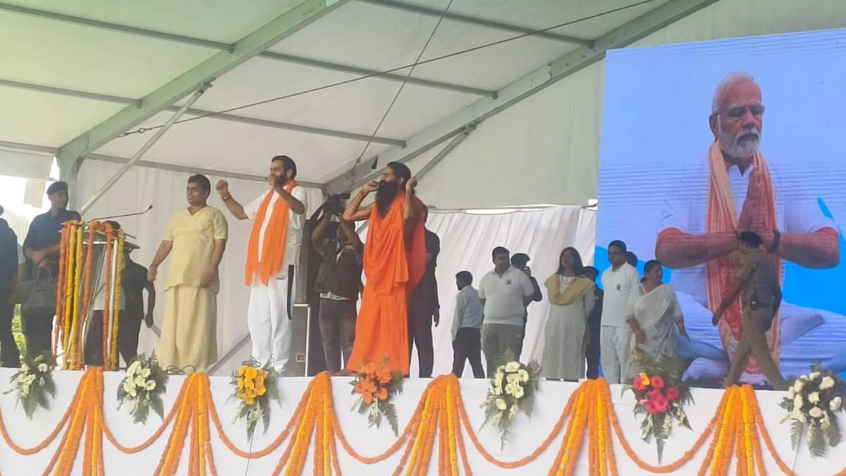 https://www.jagranimages.com/images/2025/06/21/article/image/Yog_news-1750478817970.jpg