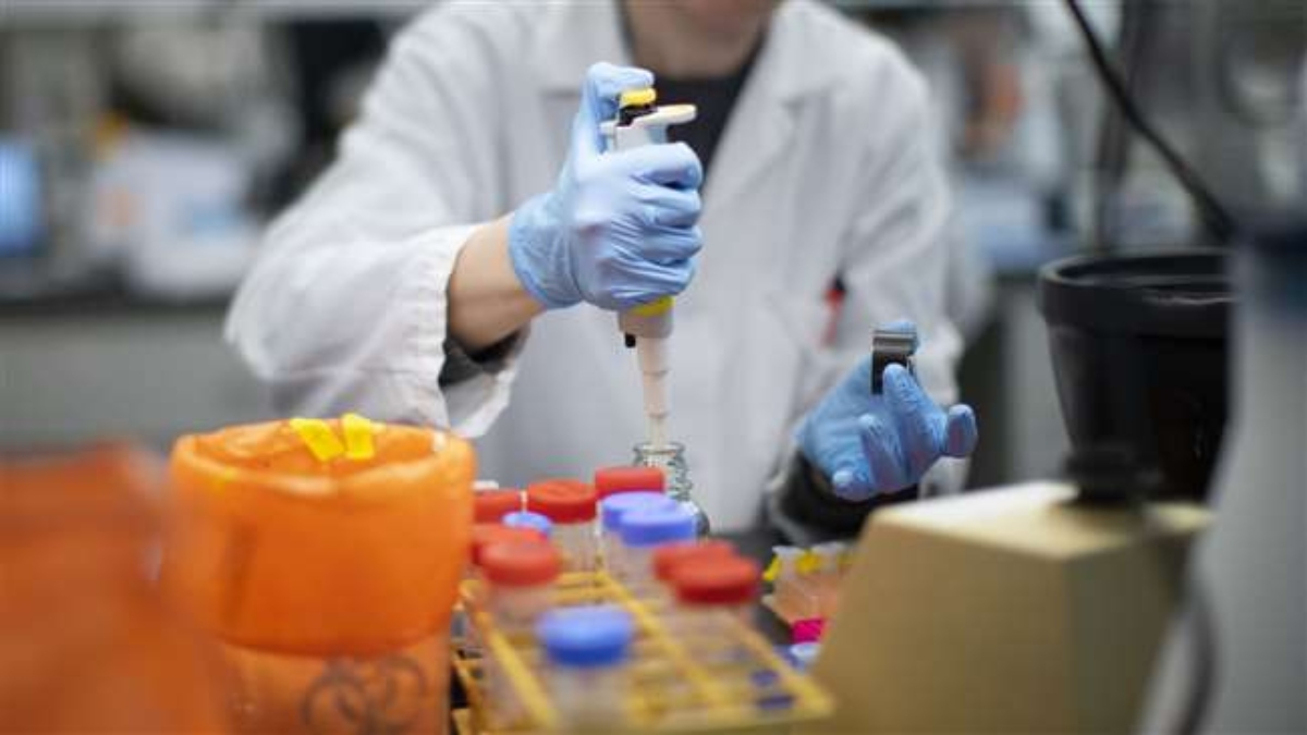 https://www.jagranimages.com/images/2025/06/21/article/image/coronavirus-1750494131779.jpg