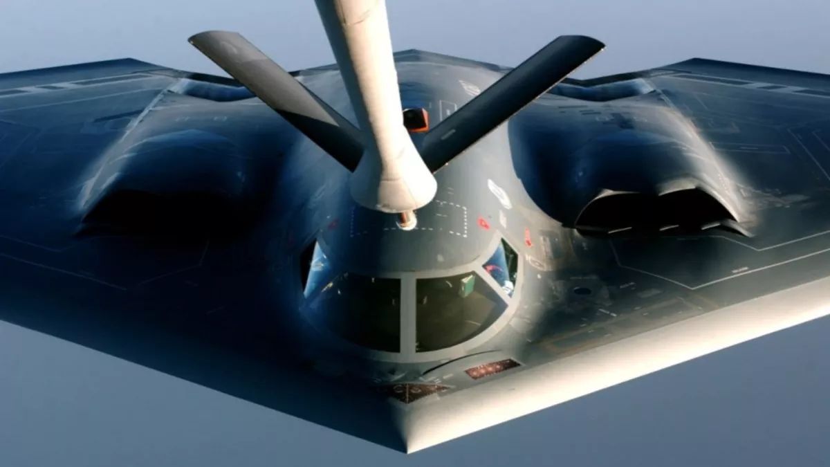 https://www.jagranimages.com/images/2025/06/22/article/image/B2-Stealth-Bomber-1750587591128.jpg