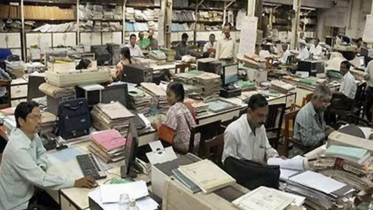 https://www.jagranimages.com/images/2025/06/22/article/image/iran-conflict-affect-job-1750603787232.jpg