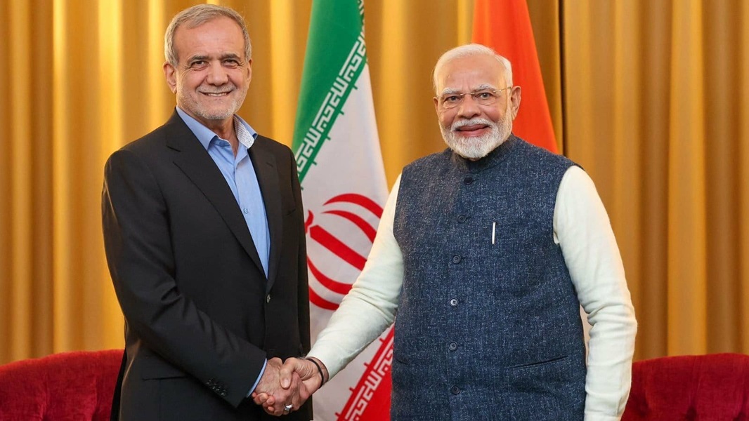 https://www.jagranimages.com/images/2025/06/22/article/image/iran-president-1750587821826.jpg