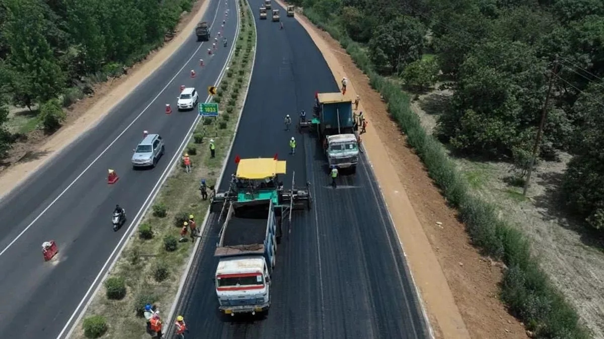 https://www.jagranimages.com/images/2025/06/23/article/image/Bihar-Road-1750690169012.jpg