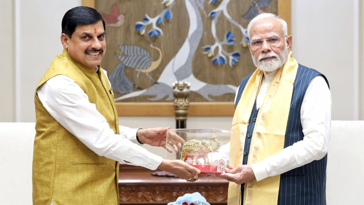 chief minister dr mohan yadav met prime minister narendra modi invited various public welfare programs